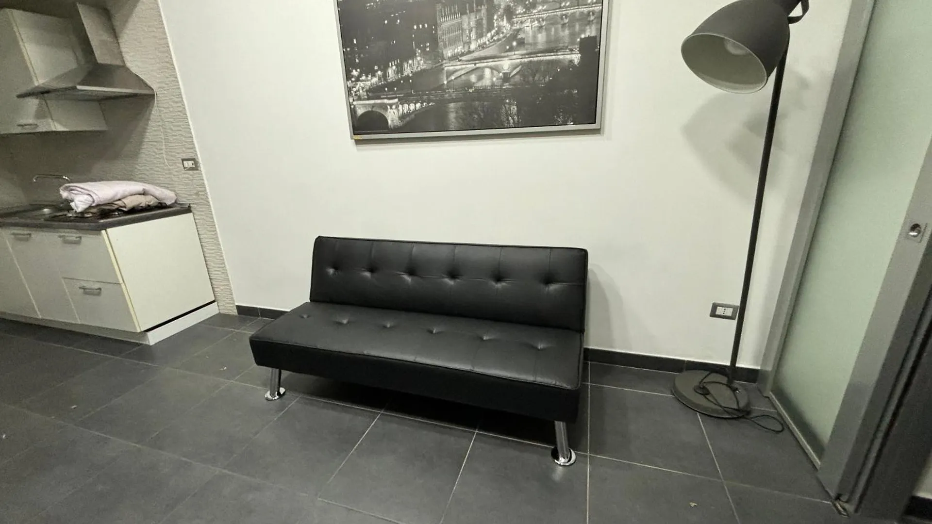 Napoli Centro Casa Con Due Camere E Cucina