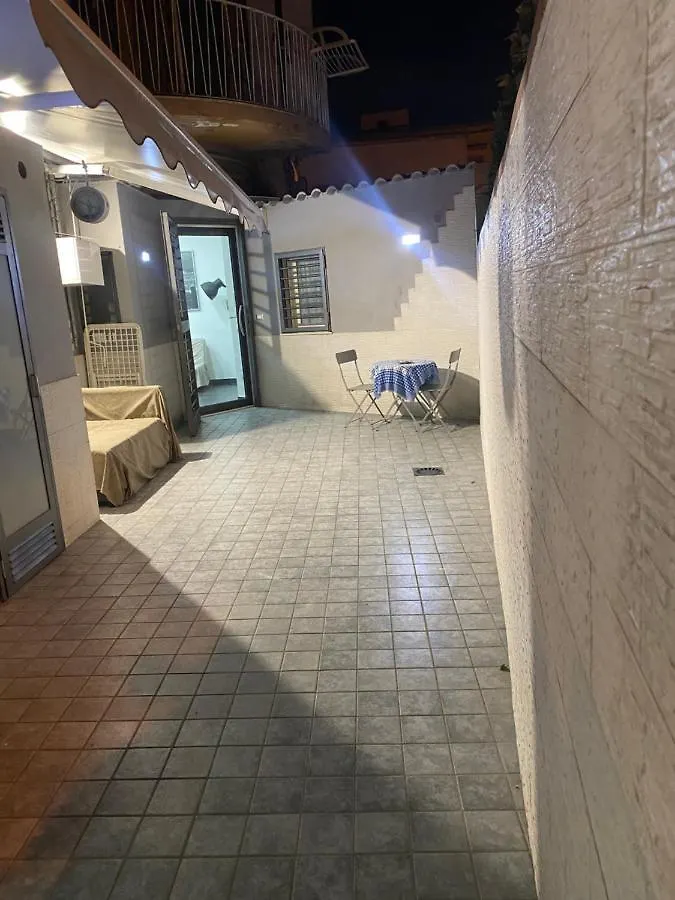 Napoli Centro Casa Con Due Camere E Cucina 度假居